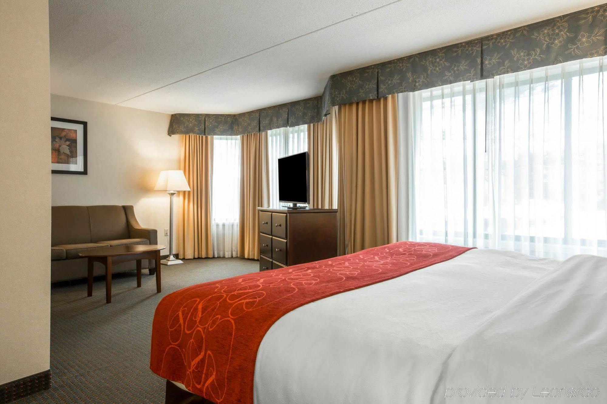 Comfort Suites South Burlington Near University ภายนอก รูปภาพ
