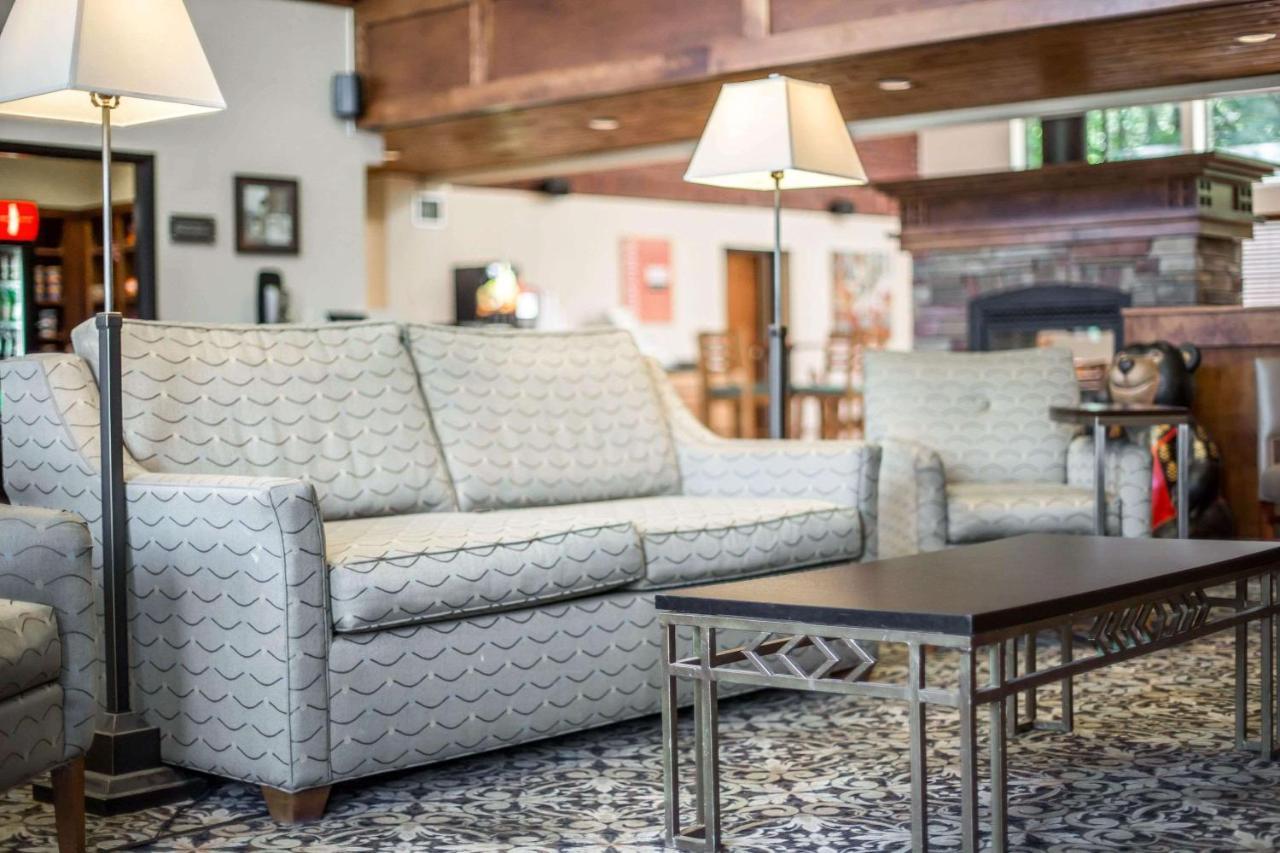 Comfort Suites South Burlington Near University ภายนอก รูปภาพ