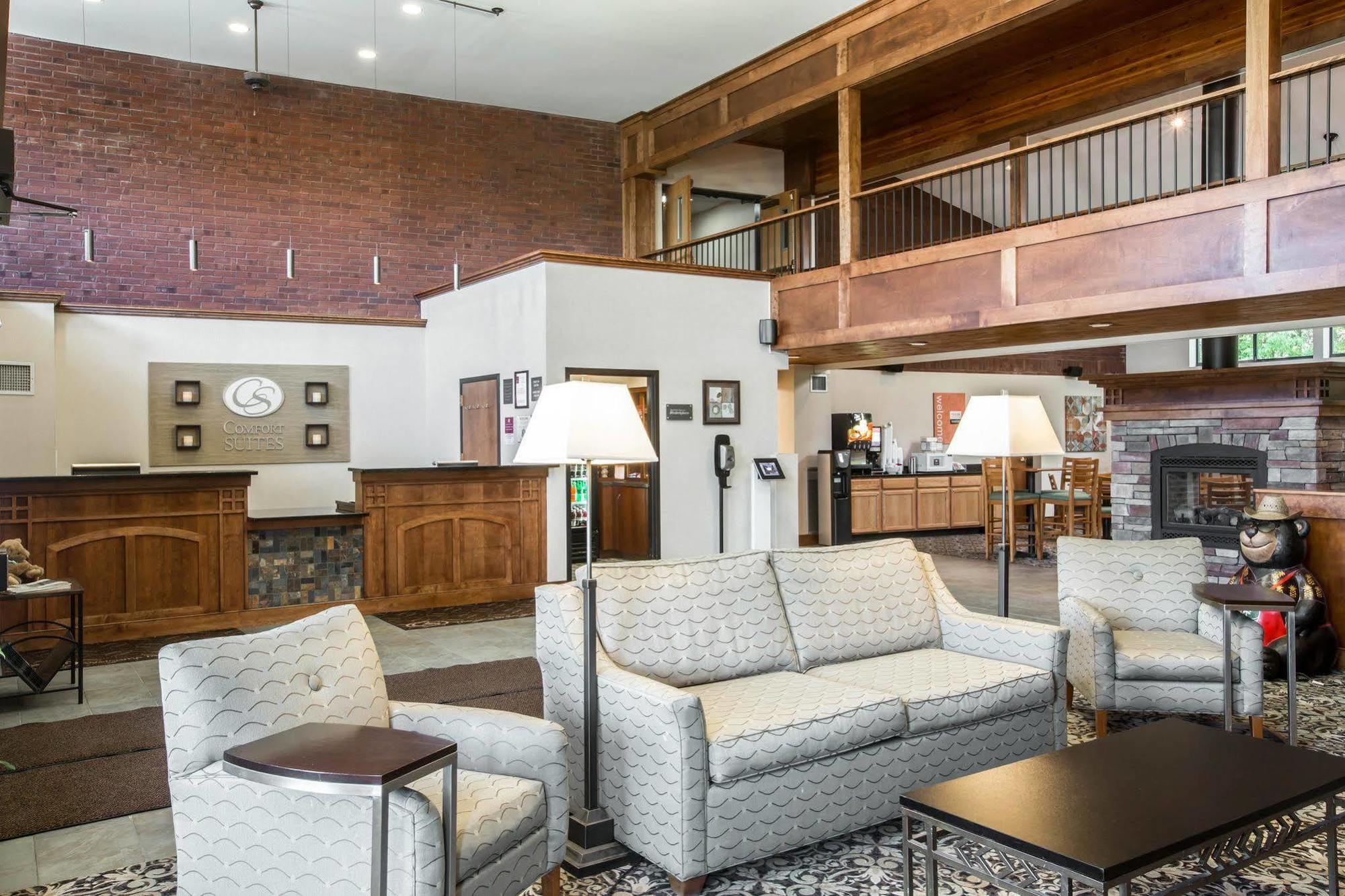 Comfort Suites South Burlington Near University ภายนอก รูปภาพ