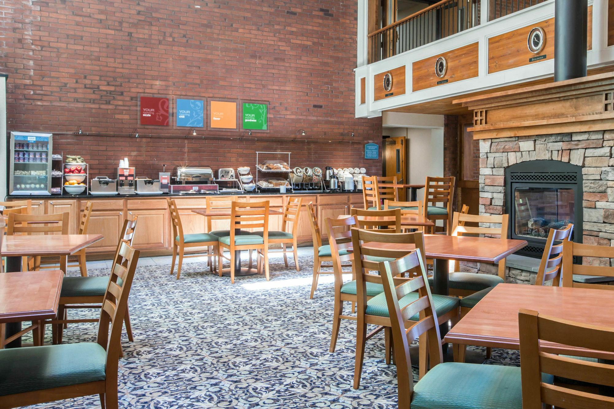 Comfort Suites South Burlington Near University ภายนอก รูปภาพ