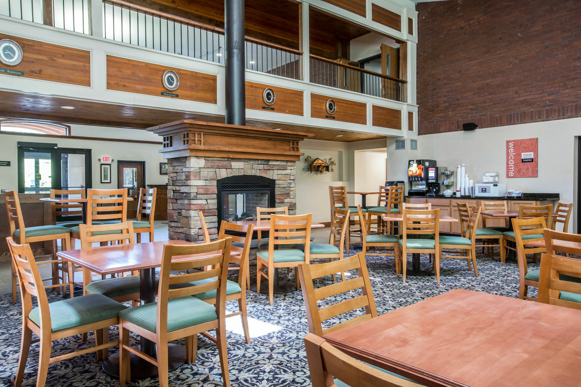 Comfort Suites South Burlington Near University ภายนอก รูปภาพ